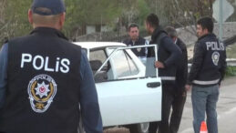 'Dur' İhtarına Uymayan Otomobilde Esrar Ele Geçirildi: 3 Kişi Tutuklandı
