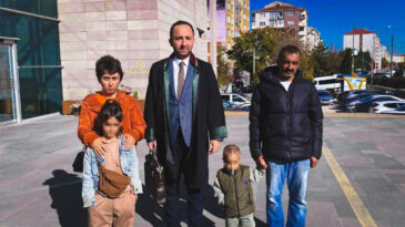 1.5 Yaşındaki &Ccedil;ocuğun Boğazını Fal&ccedil;atayla Kesmişti: Verilen Cezaya Tepki