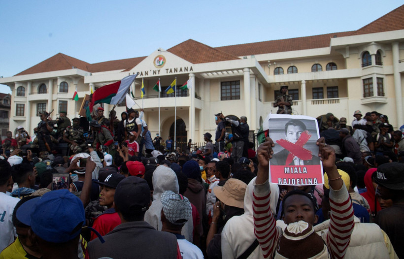 Protestolar Devam Ediyor