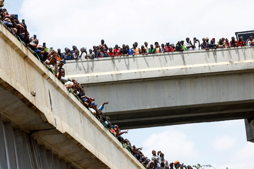 Protestoclar ve Polis