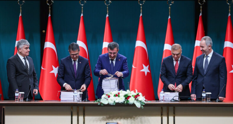 2026 Yılı Bütçesi Açıkladı: Vergiler Yine Faize Gidecek