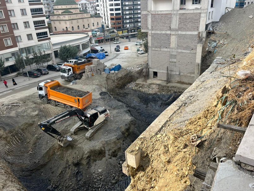 İnşaat alanındaki çatlaklar