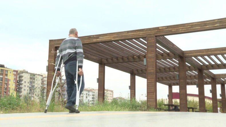 45 Yıl Sonunda Akülü Sandalyeye Kavuştu: Hayalleri Gerçekleşti