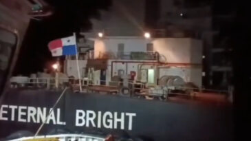 75 Bin 650 Ton K&ouml;m&uuml;r Taşıyan Gemide Arıza, &Ccedil;anakkale'de G&uuml;venliğe Alındı