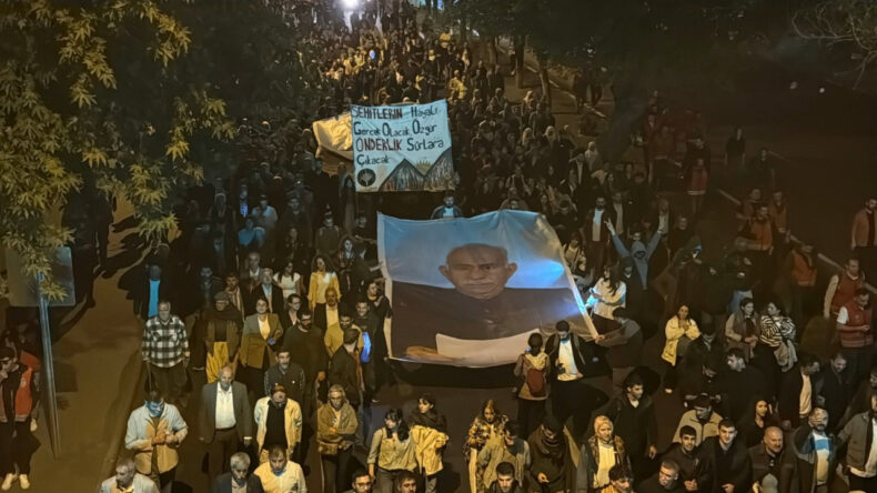 8 DEM'liye Öcalan Gözaltısı