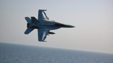 ABD Helikopteri ve Savaş U&ccedil;ağı Denize D&uuml;şt&uuml;