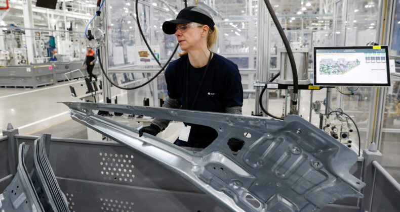 ABD'de İmalat Göstergesi Beklentinin Altında Kaldı