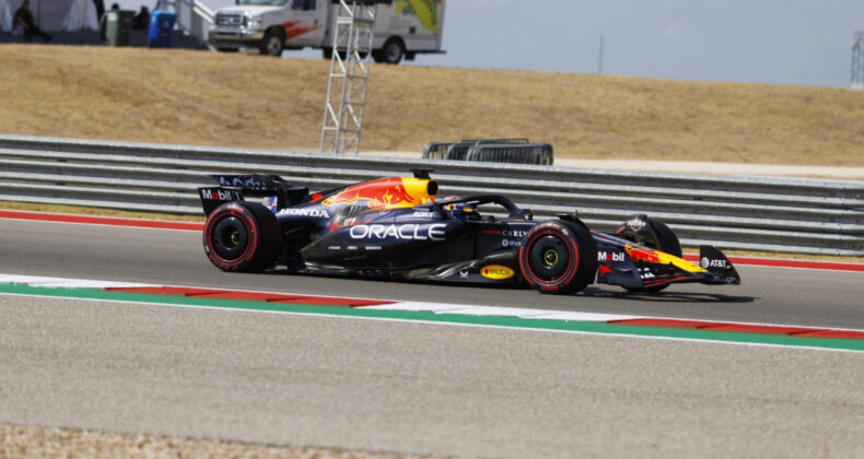 ABD'de Sprint Yarışını Verstappen Kazandı