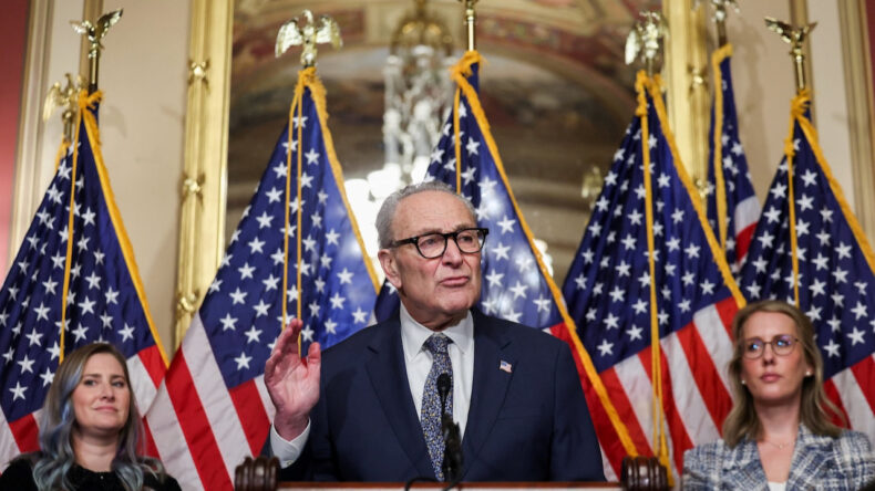 ABD'li Siyasetçilerden Kapanma Uyarısı