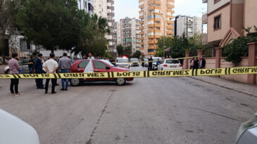 Adana'da Bir Kişi Otomobilde &Ouml;l&uuml; Bulundu