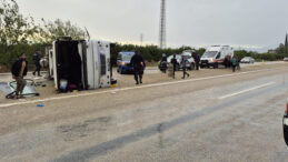 Adana'da Tarım İşçilerini Taşıyan Midibüs Devrildi: 11 Yaralı