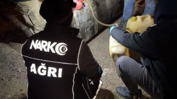 Ağrı'da Y&uuml;zlerce Kilo Uyuşturucu Yakalandı