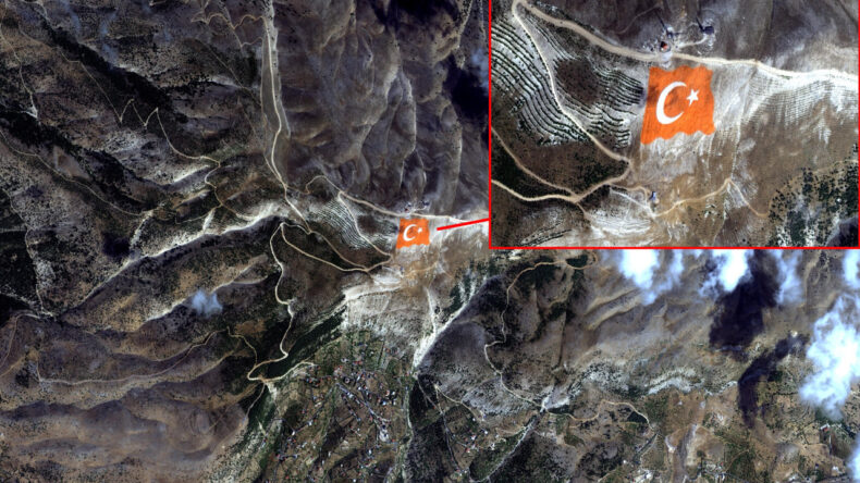 Ahır Dağı’ndaki dev Türk bayrağını uzaydan görüntüledi