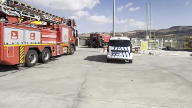 Akaryakıt İstasyonunda Yangın &Ccedil;ıktı