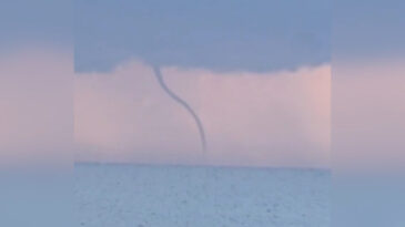 Alanya'da Denizde Hortum Oluştu