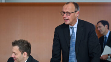 Almanya, ABD Üslerindeki Sivil Personelin Maaşını Üstlenecek