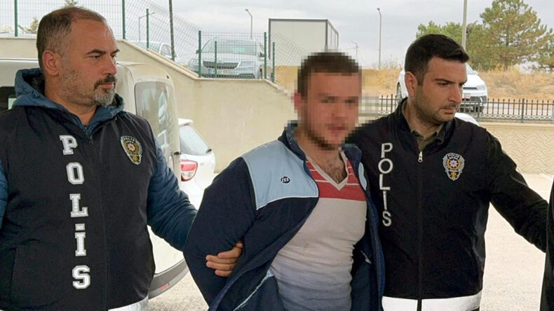 Anne ve babasını &ouml;ld&uuml;ren gen&ccedil;, cezası ile y&uuml;zleşti