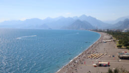 Antalya'da Yazın Keyfi: Hava Sıcaklığı 28 Derece