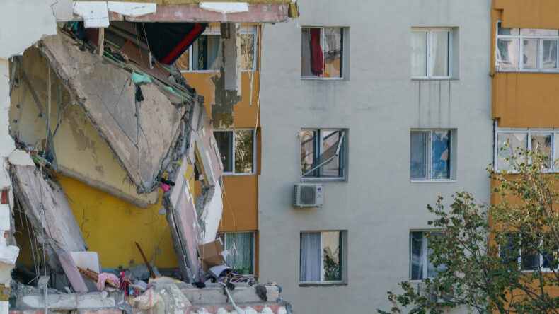 Apartmanda Patlama: 3 Kişi Hayatını Kaybetti, 17 Kişi Yaralı