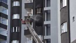 Apartmanda Yangın: 1 Kişi Yaralandı