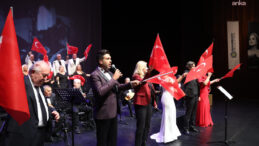 Atat&uuml;rk'&uuml;n Sevdiği Şarkılar, Bakırk&ouml;y'de Yankılandı