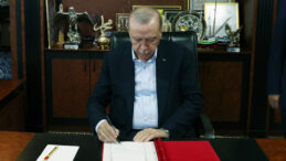 AYM, Cumhurbaşkanı'nın Döviz ve Banknot Yetkisini İptal Etti