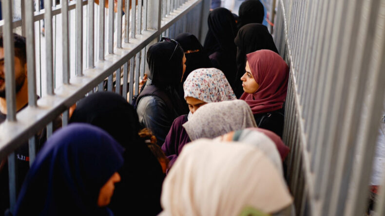 Bankalar Yeniden Açıldı, Ama Nakit Para Bulunamıyor!