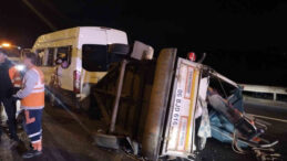 Beykoz&rsquo;da Seyir Halindeki Servis Minib&uuml;s&uuml; Devrildi: 3 Yaralı