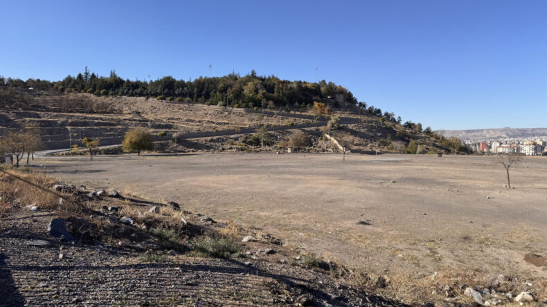 Bit pazarının bulunduğu alanın altında antik bir hipodrom keşfedildi