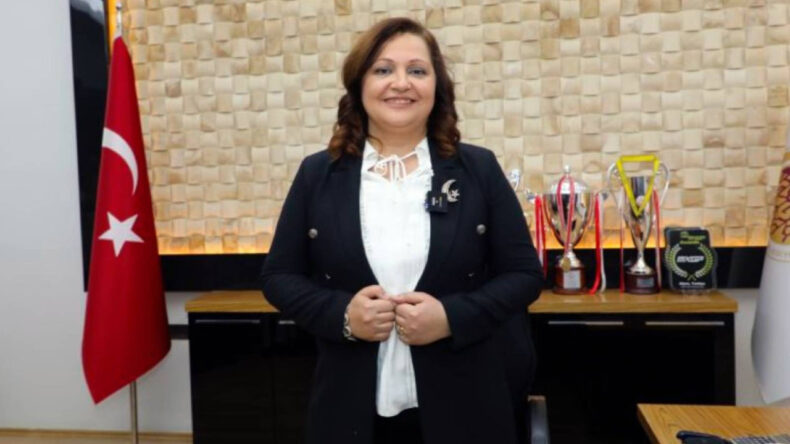 Burcu Köksal: "AKP'ye Geçmiyorum, Yerimde Kalacağım"