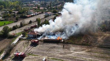 B&uuml;t&uuml;n mal varlığı yangında k&uuml;le d&ouml;nd&uuml;