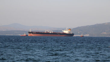 &Ccedil;anakkale Boğazı'nda Gemi Arızası Yaşandı