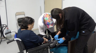 &Ccedil;orum&rsquo;da 3 Ay S&uuml;reyle Yaşam Bekleyen Kadın 14 Yıl Sonra Yeniden Y&uuml;r&uuml;meye Başladı