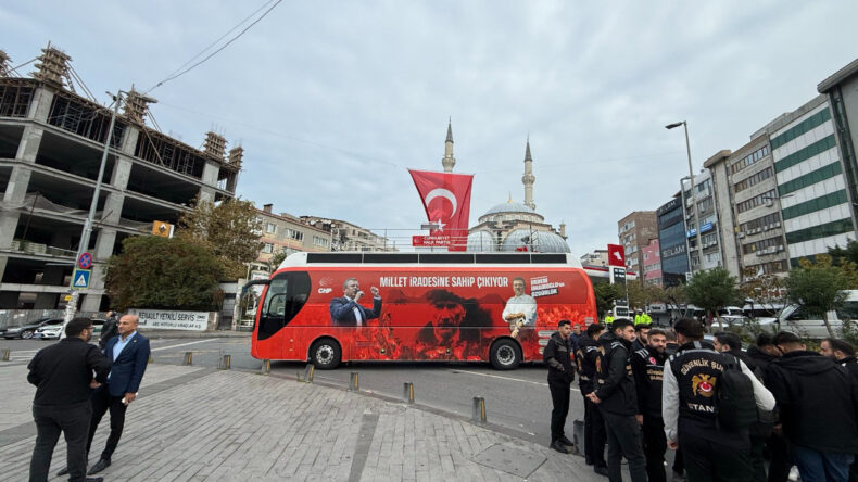 CHP Otobüsü Çağlayan'da: Özgür Özel Konuşma Yapacak