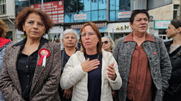 CHP'li Kadınlardan İstifa, İl Başkanı 'Zamanlama Eşsiz' Dedi