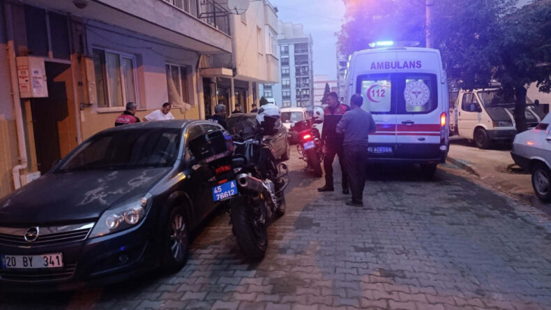 Dayı ve Yeğen Arasında Bıçaklı Kavga: İki Yaralı