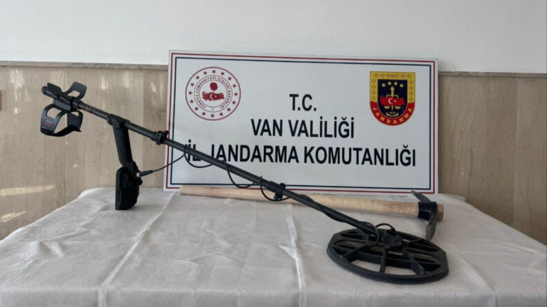 Define Arayanlar Suçüstü Yakalandı