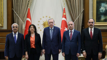 DEM Parti, &Uuml;&ccedil;&uuml;nc&uuml; Kez Saray'a Ziyaret Ger&ccedil;ekleştiriyor