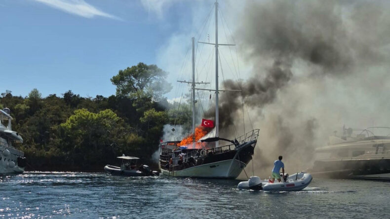Denizde Korkutan Yangın: Tekne Küller İçinde Kaldı
