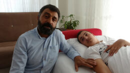 Depremde Dili Boğazına Ka&ccedil;tı, Beyni Hasar G&ouml;rd&uuml;