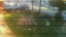 Dev Ağırlıktaki Çatı Yola Düşerek Kaosa Neden Oldu