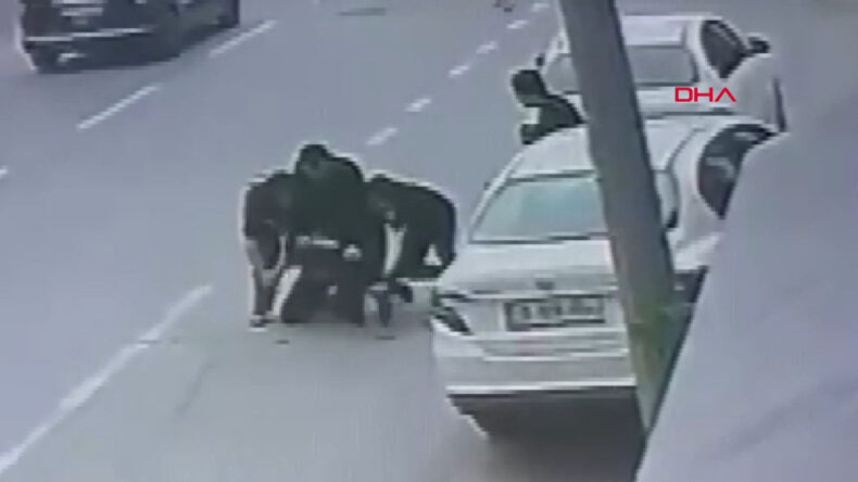 Drift Yapan S&uuml;r&uuml;c&uuml;, Polisle Tartıştı ve Silahını Almaya &Ccedil;alıştı