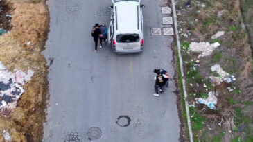Dronla Buldukları Kamyonetten Uyuşturucu &Ccedil;ıktı