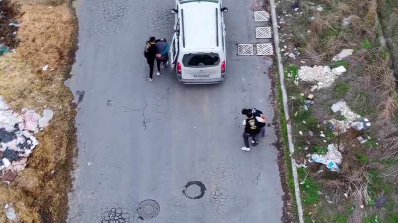 Dronla Buldukları Kamyonetten Uyuşturucu Çıktı