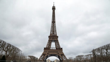 Dünyanın En Çok Ziyaret Edilen Noktası Sürekli Zarar Ediyor