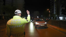 Ehliyette Son Gün Yoğunluğu: 'Devlet Caymıyor Görünce…'