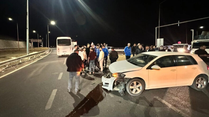Elazığspor Otobüsü ve Otomobil Çarpıştı: 1 Yaralı