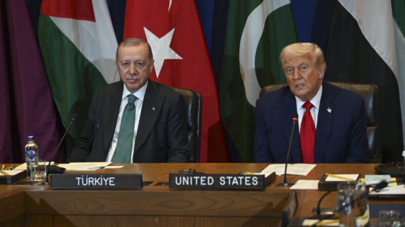 Erdoğan, Mısır Yolcusudur: Trump ile Temas Belirsizliği Sürüyor