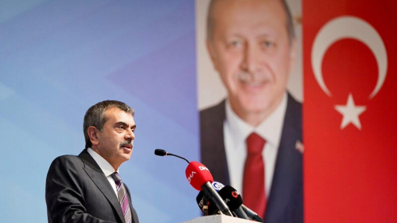 Erdoğan Posterlerine Milli Eğitim Bakanı'ndan Yanıt