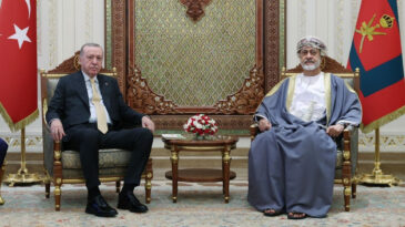 Erdoğan Umman'da: Sultan Heysem bin Tarık ile bir araya geldi